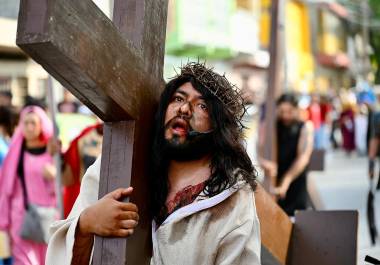 Entre rezos, dramatización y momentos de reflexión, la representación de la Pasión de Cristo reunió a la comunidad en uno de los eventos religiosos más concurridos de la temporada.