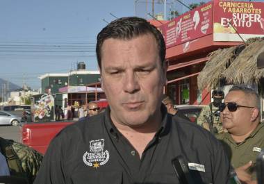 El fiscal Federico Fernández Montañez informó que las denuncias ciudadanas recabadas durante los recorridos ya derivaron en cateos y operativos en distintos sectores de Saltillo.