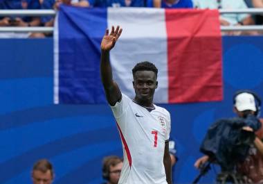 Bukayo Saka comandó la victoria de Inglaterra con un triplete ante Francia en el Hard Rock Stadium de Miami.