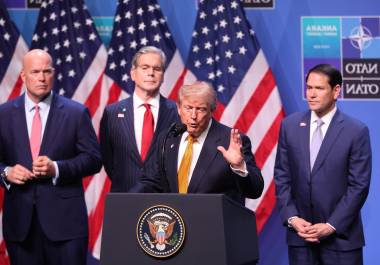 El presidente de Estados Unidos, Donald Trump, habla durante una conferencia de prensa en la cumbre de la OTAN de 2026 en Ankara.