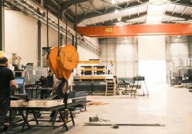 En contraste, en el mismo periodo se registró una disminución en la cifra de personas que trabajan de 35 a 48 horas por semana.