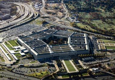 Vista aérea del Pentágono en Arlington, Virginia. El dominio de China en la fabricación de baterías está generando alarmas mucho más allá de la industria automotriz.