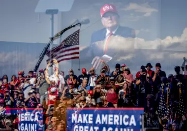 El presidente Donald Trump, en un mitin de campaña a favor de candidatos republicanos en el Aeropuerto Municipal de Dalton, en Dalton, Georgia, el 16 de octubre de 2026.