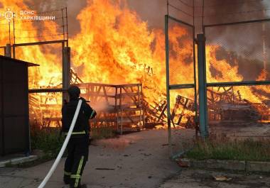 El número de muertos en el mayor ataque ruso a Ucrania de los últimos meses, que tuvo lugar la pasada noche y fue uno de los más masivos de toda la guerra, asciende a al menos 13.