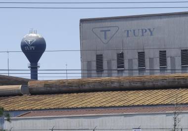 La multinacional combinará los días de asueto navideños y unos días de paro para balancear los salarios con las vacaciones laborales.