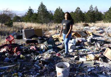 La senderista y activista Nathalie Pineda convocó a la ciudadanía a participar en una jornada de limpieza en la falda de la sierra.