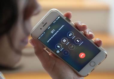 La ciudad cuenta con múltiples canales de comunicación especializados, lo que permite una atención más eficiente según el tipo de incidente.