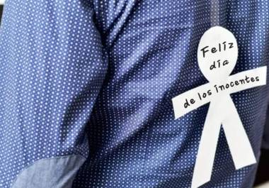 El Día de los Inocentes es una de las fechas más curiosas del calendario, marcada por bromas, engaños y noticias falsas. Aunque suele tomarse con humor, su origen es histórico y su impacto sigue vigente, especialmente en la era digital.