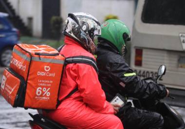 La disminución se concentró en los puestos atribuidos a trabajadores de plataformas digitales.