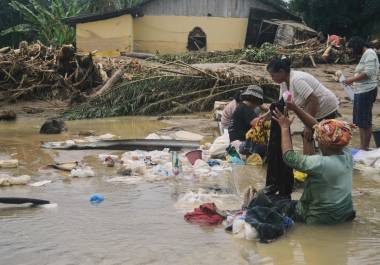 Otras 402 personas están desaparecidas en las tres provincias de Indonesia: Sumatra del Norte, Sumatra Occidental y Aceh, según la Agencia Nacional de Gestión de Desastres. FOTO: