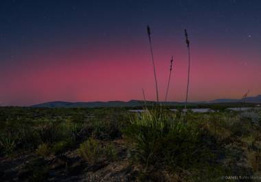 El fotógrafo Daniel Bates pudo retratar las auroras boreales en Rincón Colorado, en General Cepeda.