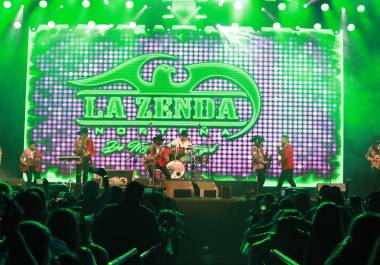 La Zenda Norteña puso el ambiente musical durante la jornada sabatina del FUTFEST Saltillo.