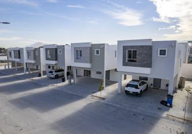 Jóvenes compradores priorizan viviendas que ofrezcan privacidad, cercanía al trabajo y un espacio propio que garantice autonomía familiar. FOTO: OMAR SAUCEDO