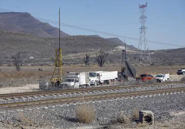 Autoridades municipales informaron que continúan en análisis los puntos donde podrían construirse nuevos cruces ferroviarios en la ciudad.