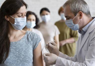 Clínicas particulares y farmacias de Saltillo indicaron que actualmente no cuentan con la vacuna contra el sarampión.