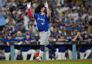 El tijuanense ha sido pieza clave detrás del plato para que los Blue Jays estén a un paso del título.