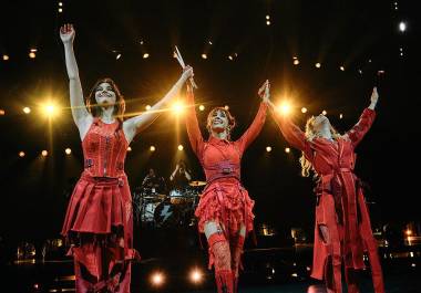 La banda mexicana The Warning se va a la NFL: Estará presente en partido de la temporada