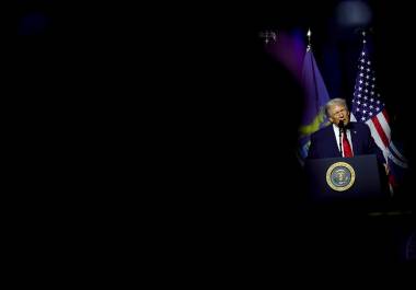 El presidente Donald Trump habla en el Club Económico de Detroit el martes 13 de enero de 2026 en Detroit.