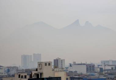 Se difunden fotografías de la contaminación en Monterrey por redes sociales; Gobierno de Nuevo León emite contingencia ambiental el 4 de marzo, 2025