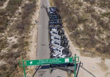 Impresionante despliegue de seguridad fue realizado este domingo en brechas y caminos colindantes con Zacatecas.