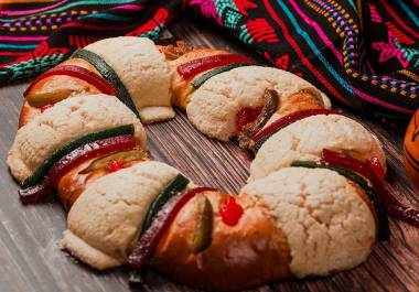 Descubre cuándo inició la tradición de la Rosca de Reyes en México y por qué se convirtió en uno de los panes más codiciados del año.