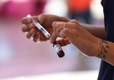 La Secretaría de Salud activó cercos sanitarios y brigadas de vacunación en colonias donde se detectan casos sospechosos de sarampión.