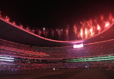 La majestuosa imagen que mostraron en la transmisión del partido entre México y Portugal contrasta con las quejas de los aficionados respecto a la experiencia de estar en la reinauguración.