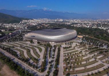 En los alojamientos revisados, los departamentos que se ofertan están ubicados en las colonias aledañas al Estadio BBVA, como el centro de Guadalupe, Jardines de la Pastora, Tolteca, Azteca y Riveras del Río.