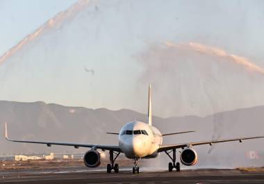 El Airbus A320 de Viva Aerobús aterrizó en el Aeropuerto Plan de Guadalupe con 140 pasajeros, marcando el regreso de los vuelos comerciales a Saltillo.