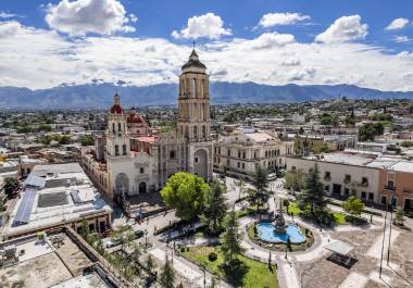 La administración municipal impulsa estrategias para posicionar a Saltillo como un destino competitivo, a través de mejoras en infraestructura, cultura y servicios urbanos.