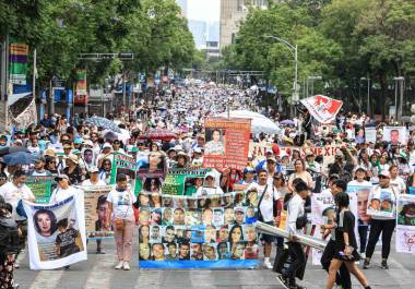 Cientos de familias, cada que tienen oportunidad, marchan para exigir ayuda y justicia y así poder encontrar a sus familiares desaparecidos en un país donde cada hora una persona no regresa a casa.