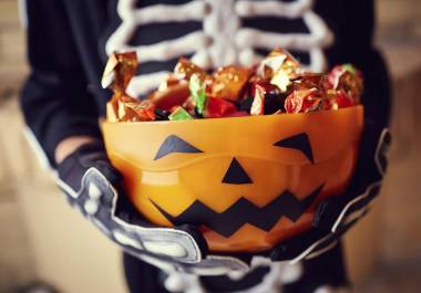La leyenda de los “dulces envenenados” en Halloween ha atemorizado por décadas, pero no hay pruebas de casos reales.