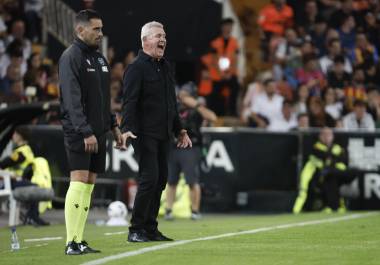 Javier Aguirre continúa sin conseguir su primera victoria con Valencia, aunque logró frenar la racha de derrotas en Mestalla tras empatar ante Athletic Club.