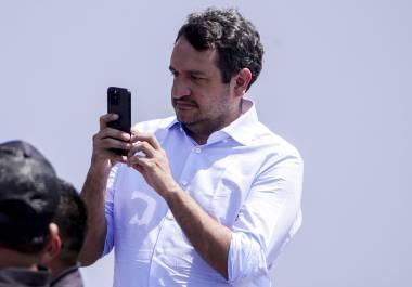 El hijo mayor del expresidente Andrés Manuel López Obrador aseguró que no vive de privilegios y que trabaja, emprende y paga impuestos.