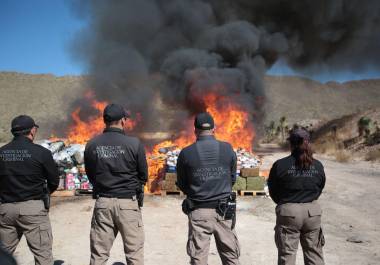 Una vez que se hace un decomiso de droga, autoridades la incineran en un lugar seguro.
