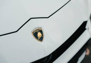 Lamborghini hará híbrida toda su gama, incluidos los automóviles deportivos Huracán y Aventador y el SUV Urus, en dos o tres años