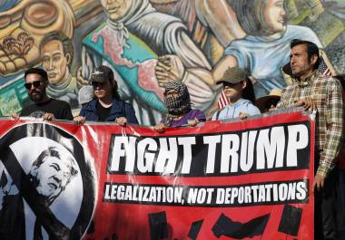 La tensión crece en varias ciudades importantes de Estados Unidos, iniciando con Los Ángeles, después de que se registraran redadas contra migrantes por parte del Servicio de Control de Inmigración y Aduanas (ICE, por sus siglas en inglés) y, posteriormente, protestas contra estas medidas del gobierno federal, en manos de Donald Trump.