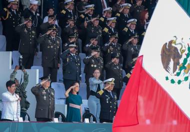 La Presidenta de la República Mexicana, Claudia Shieinbaum, encabezó la ceremonia y el desfile por el 164 aniversario de la Batalla de Puebla del 5 de Mayo