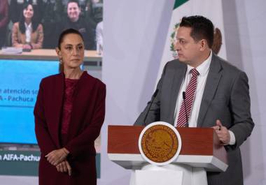 Néstor Núñez López, titular de la SICT explicó que la licitación fue declarada desierta por incumplimientos administrativos de las empresas participantes.