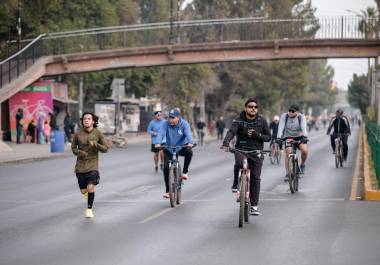 Niños y adultos disfrutaron de actividades deportivas y recreativas sobre el bulevar Venustiano Carranza.