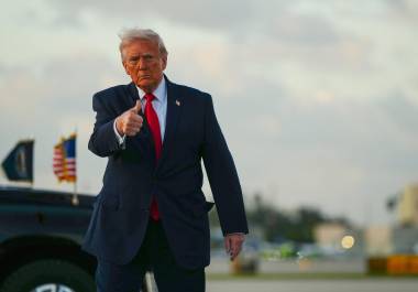 “Nos parece bastante razonable”: El presidente Trump insiste en el éxito de su política, mientras los analistas ven un régimen iraní envalentonado y un comercio mundial bajo presión.