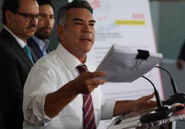 Alejandro Moreno solicita a Estados Unidos considerar a Morena como grupo terrorista.