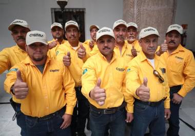 Brigadistas en entrenamiento para enfrentar incendios forestales en Coahuila.