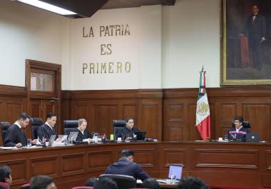 Batres especuló, durante la sesión, que dicha animadversión podría derivar de un oficio que envió ayer por la noche al OAJ.