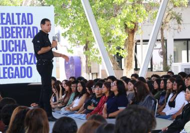 El rector de la UAdeC, Octavio Pimentel, destacó las investigaciones de la universidad para reducir impactos ambientales relacionados con el fracking.