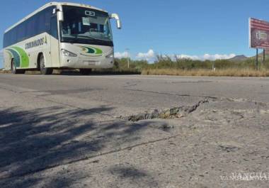 La bancada del oficialismo no está destinando recursos para el mantenimiento de carreteras en Coahuila y el país.