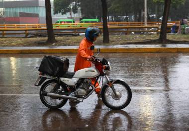 El monzón mexicano y la onda tropical 29 favorecerán lluvias fuertes a intensas, mientras persistirán temperaturas superiores a 45 grados en algunas zonas.