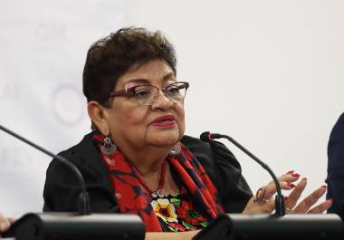 Madres buscadoras presentaron un amparo contra la FGR y las 32 fiscalías por fallas en el Banco Nacional de Datos Forenses.