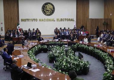 En lo que va del año, el Instituto Nacional Electoral (INE) dio de baja a 836 profesionales de sus oficinas centrales.