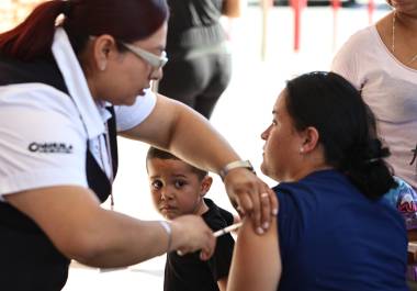 Autoridades sanitarias intensificaron la campaña de vacunación en la entidad, donde se han aplicado más de 112 mil dosis para contener la enfermedad.